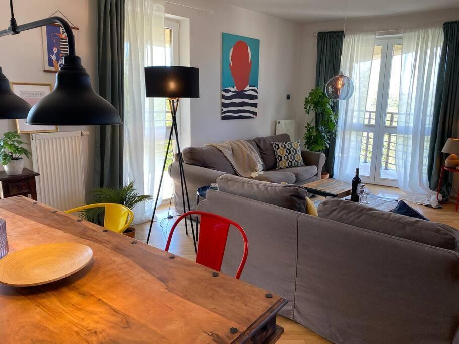 Apartment Valley Art House & Parking Bezplatny Podziemny Kielce